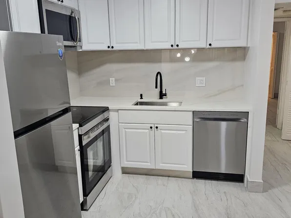 555 Purdy Lane #114, Palm Springs, FL 33461