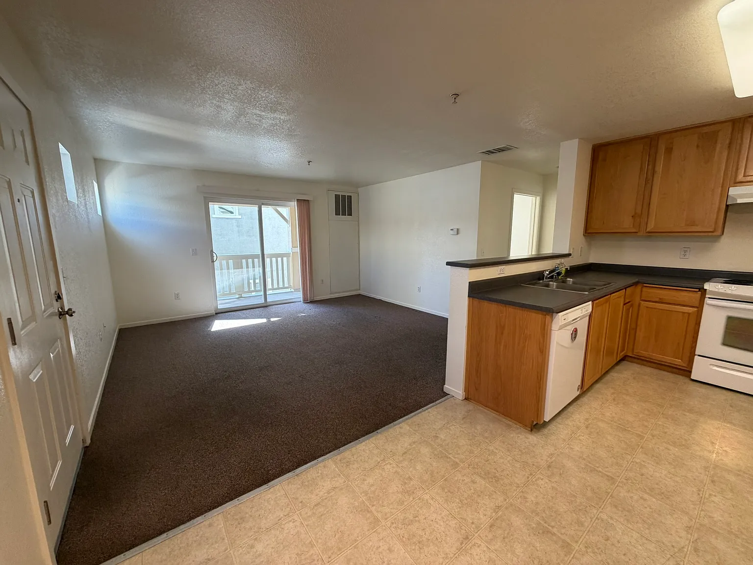 1 bed, 620 sqft, $1,850 — Photo 3