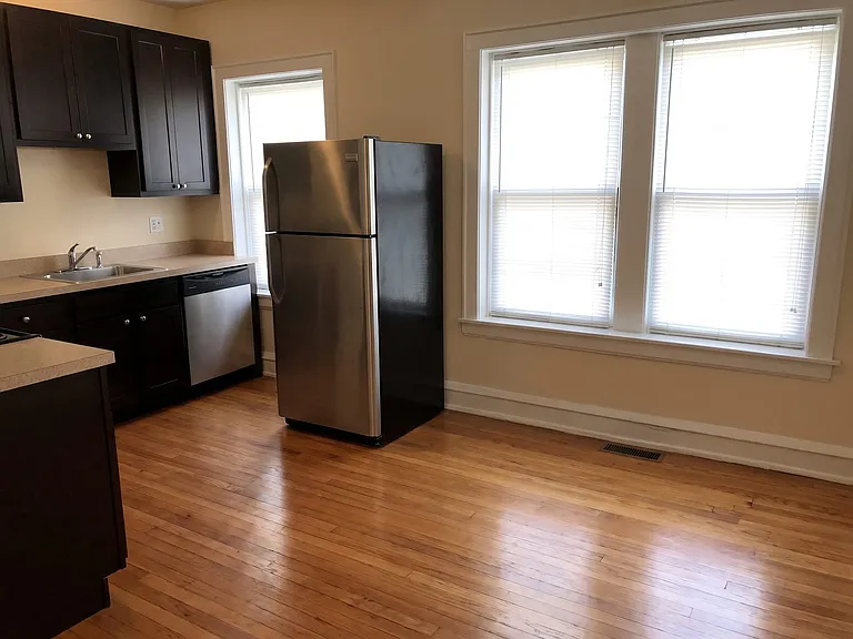 4029 N Monticello Ave — Photo 6