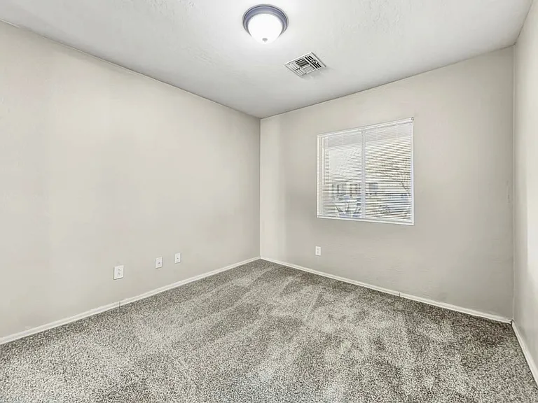 6040 W Southgate Ave — Photo 9