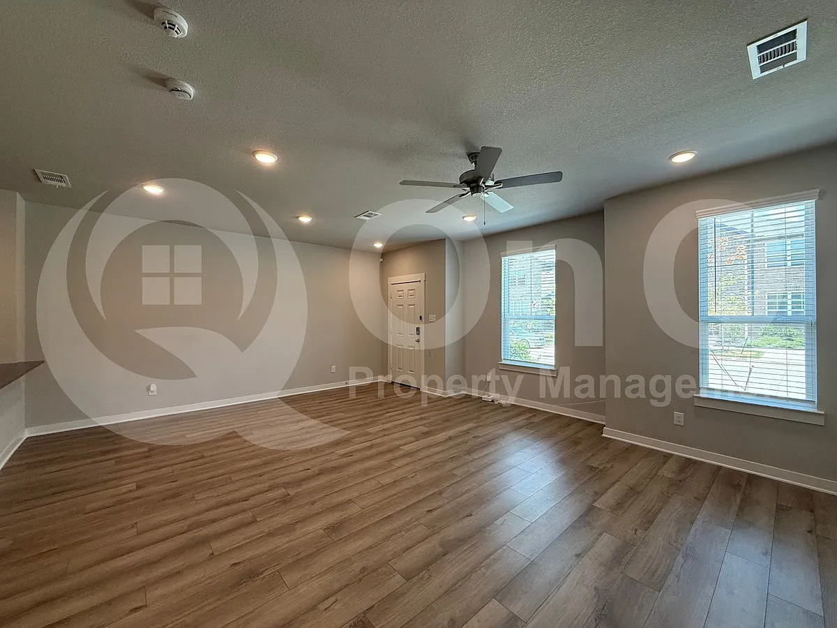 3 bed, 2.5 bath, 1783 sqft, $2,290 — Photo 4