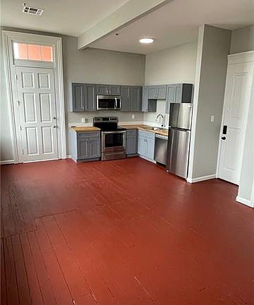 2nd image of 2103 Baronne St #2A