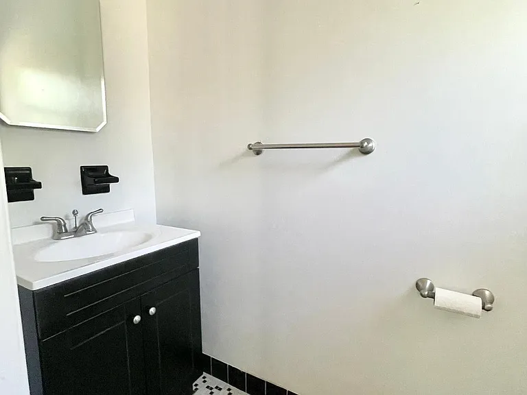 19 Hickory Ln — Photo 13