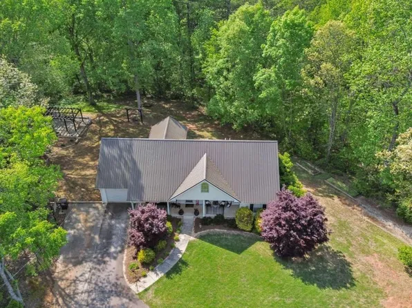 513 S Red Rock Rd, Toccoa, GA 30577