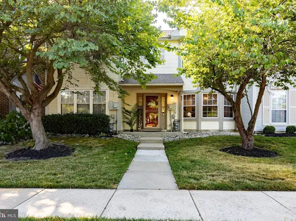 82 Beacon Pl, Robbinsville, NJ 08691