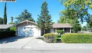 2nd image of 696 Los Alamos Ave