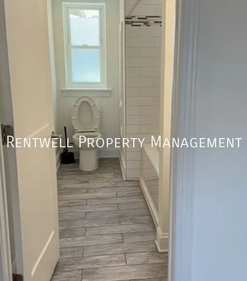 423-425 Dekalb St #3 — Photo 16