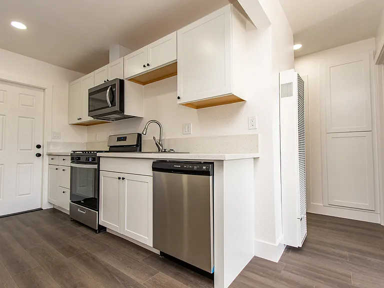 720 Brighton Ave #1 — Photo 8