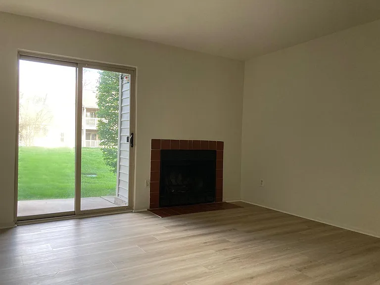 1729 Ascot Way #B — Photo 7