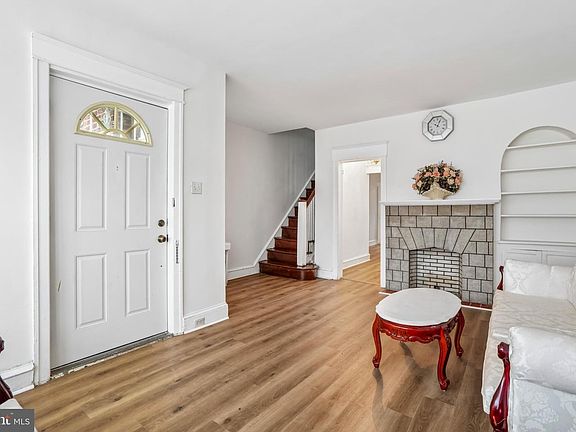 5th image of 3207 Unruh Ave