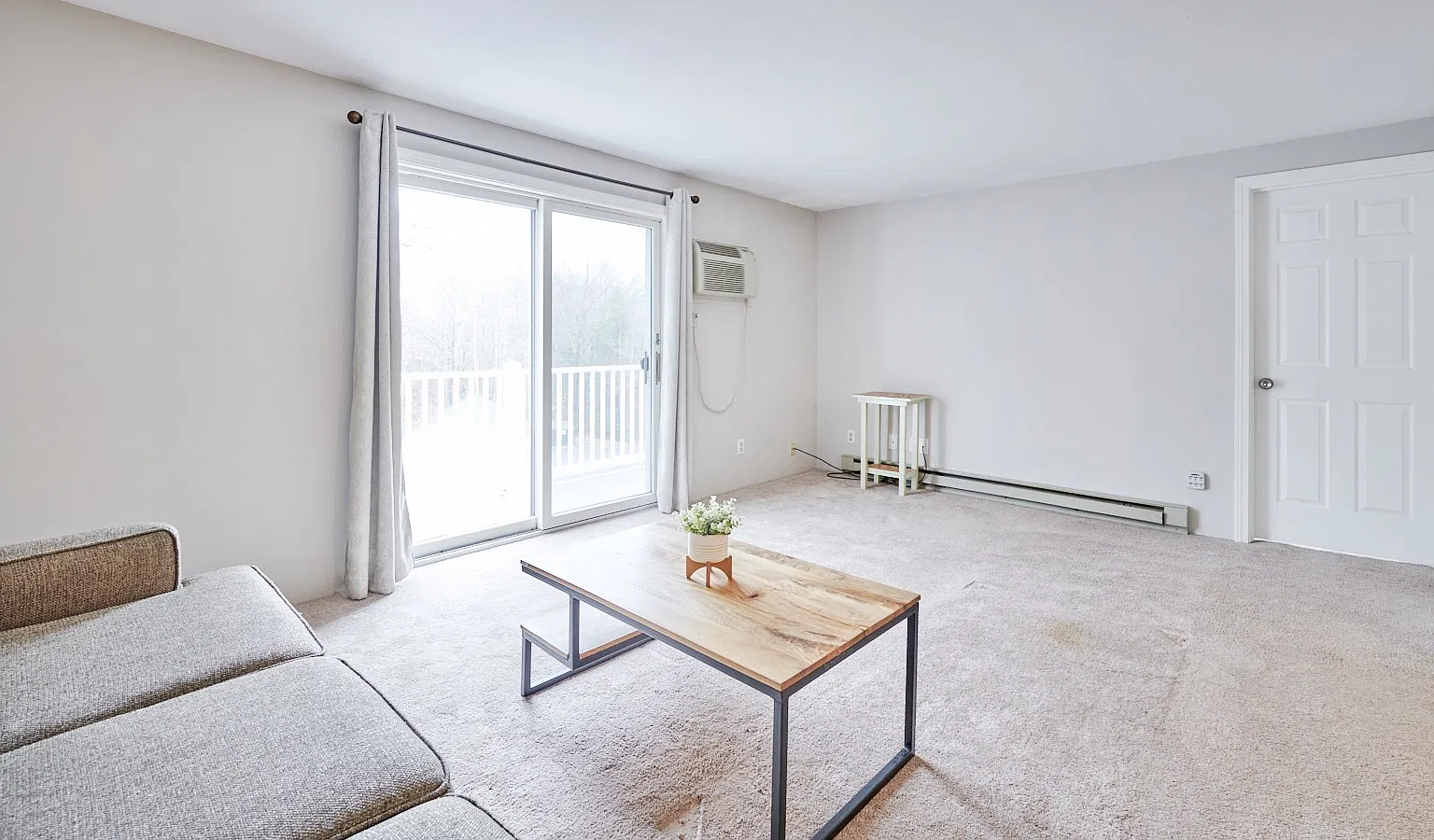 2 bed, 986 sqft, $2,100 — Photo 2