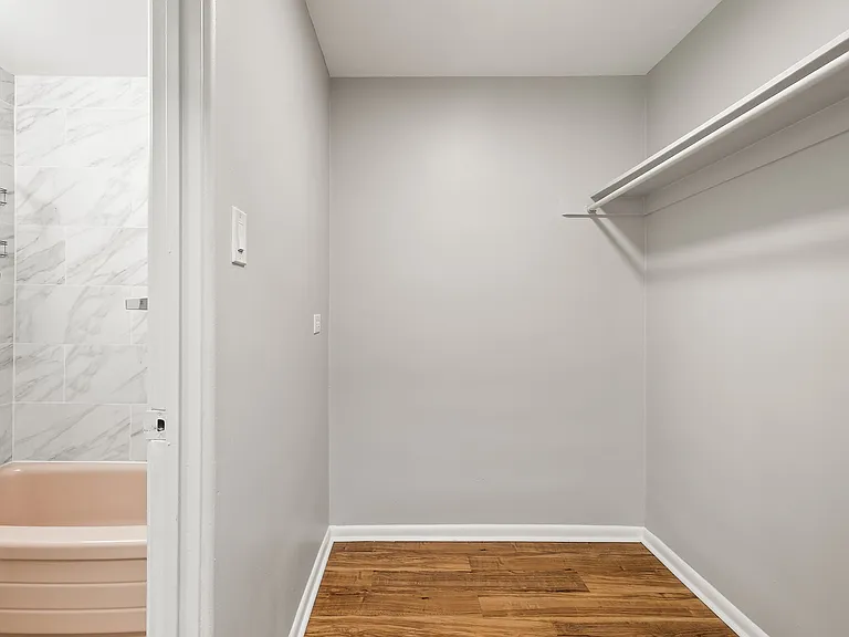 1333 N York St — Photo 34