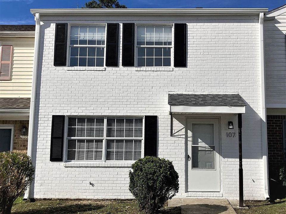 1st image of 107 Villa Dr