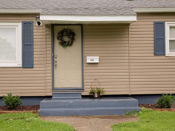 4th image of 1214 S Parker Dr