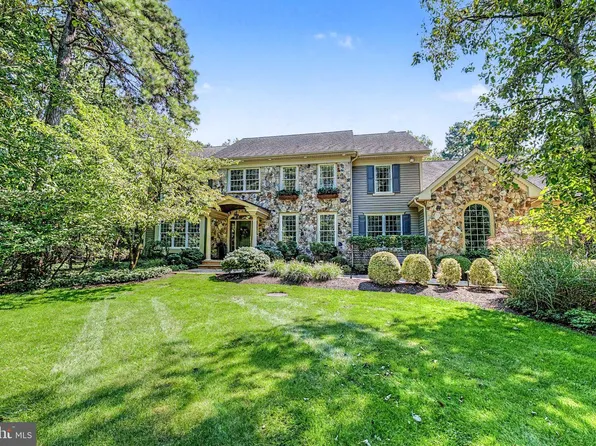5 Tunbridge Wells Ct, Medford, NJ 08055