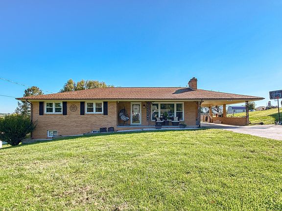 2nd image of 2073 Twin Oaks Ave