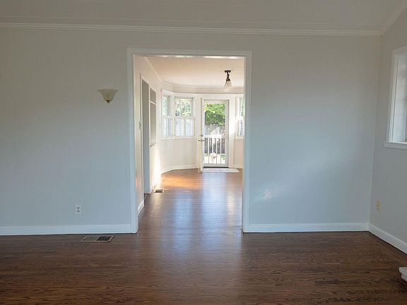 5th image of 870 W Grant Pl