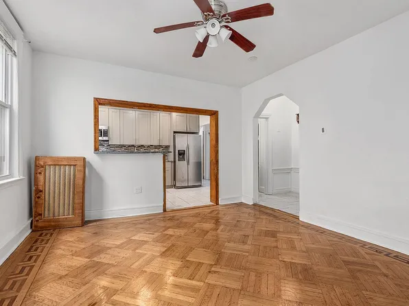 211 E 37th St, Brooklyn, NY 11203