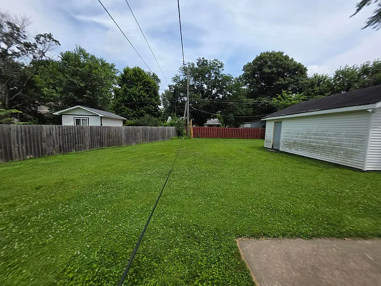 2726 N Salisbury St — Photo 5
