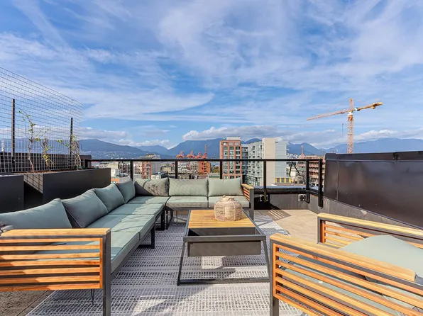 239 Keefer St #903, Vancouver, BC V6A 1X6