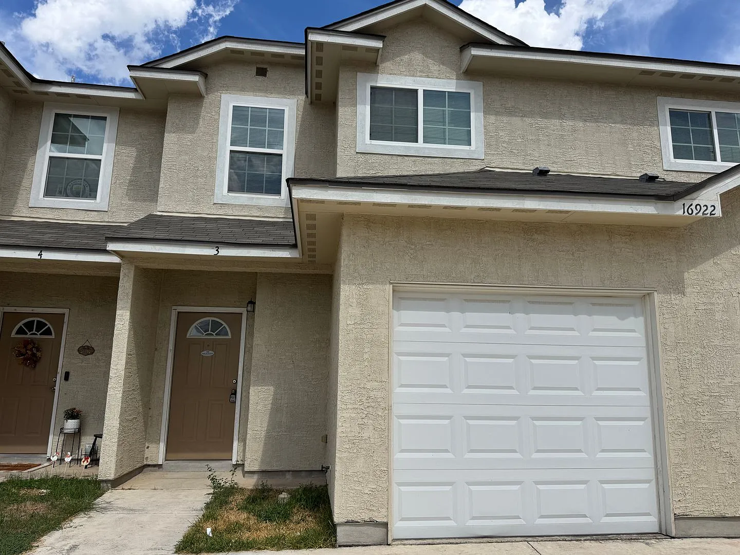 3-Bedroom, 2.5-Bath Townhouse for Rent Near Retama Park | San Antonio — Photo 1