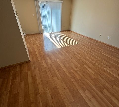 3rd image of 550 SE Cedar St