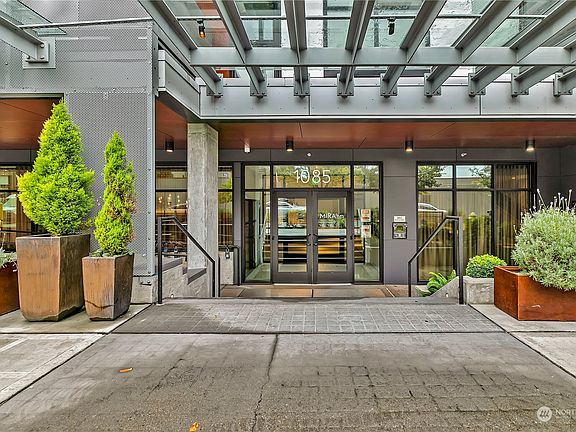 3rd image of 1085 103rd Ave NE #421