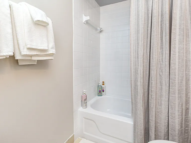 6051 Sun Blvd #215 — Photo 42
