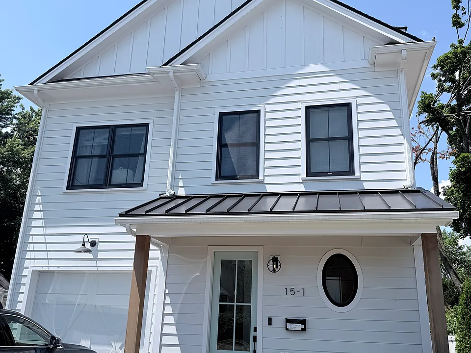 15 Emerald St #1
