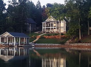 287 Baywood Dr, Moneta, VA 24121