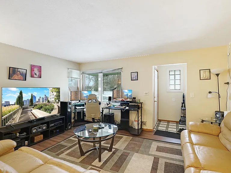 7005 Dutton Ave N #7005 — Photo 5