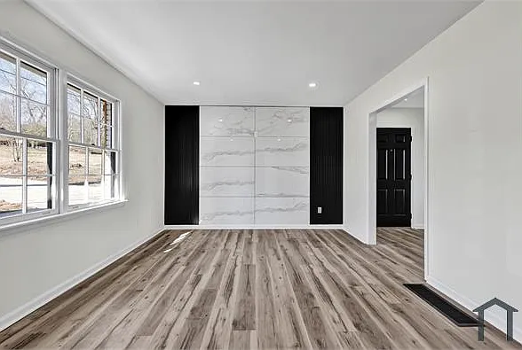 4 bed, 2062 sqft, $2,000 — Photo 2