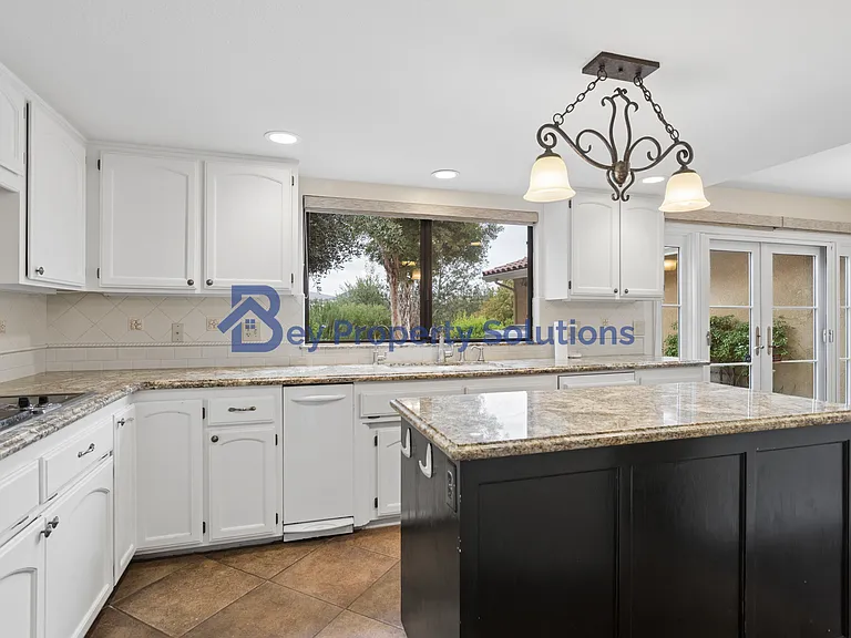 599 Woodland Dr — Photo 12