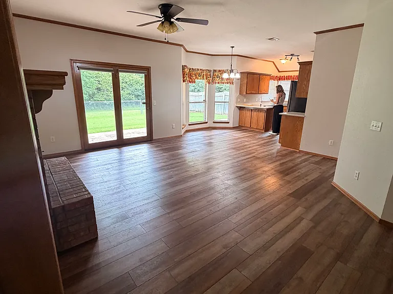 14809 Chisholm Trl — Photo 2