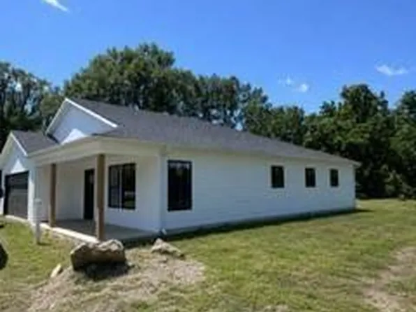 902 S Monroe St, Ottawa, KS 66451