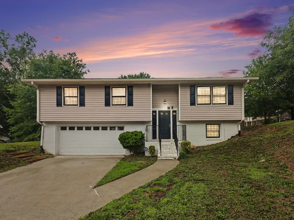 2120 Sandgate Cir, Atlanta, GA 30349