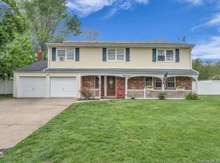 38 Nadine Ln, Port Jefferson Station, NY 11776