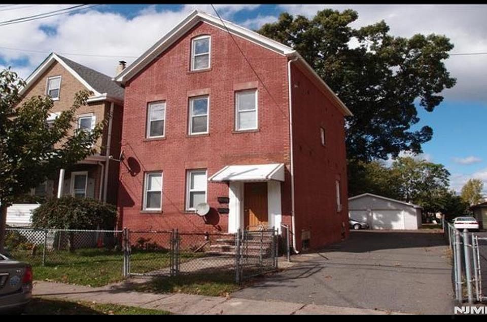 1st image of 83 Plauderville Ave