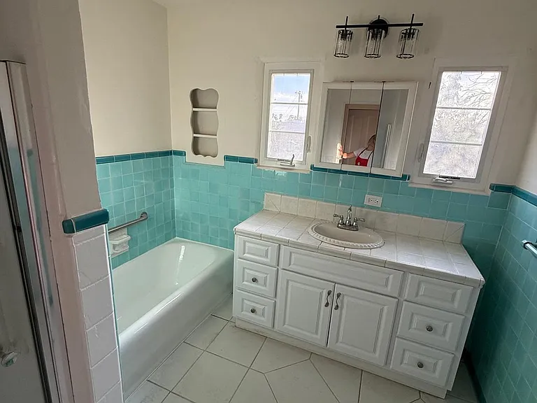 27490 Norwood St — Photo 7
