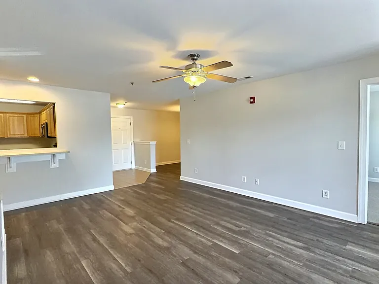 144 N Hines St — Photo 14