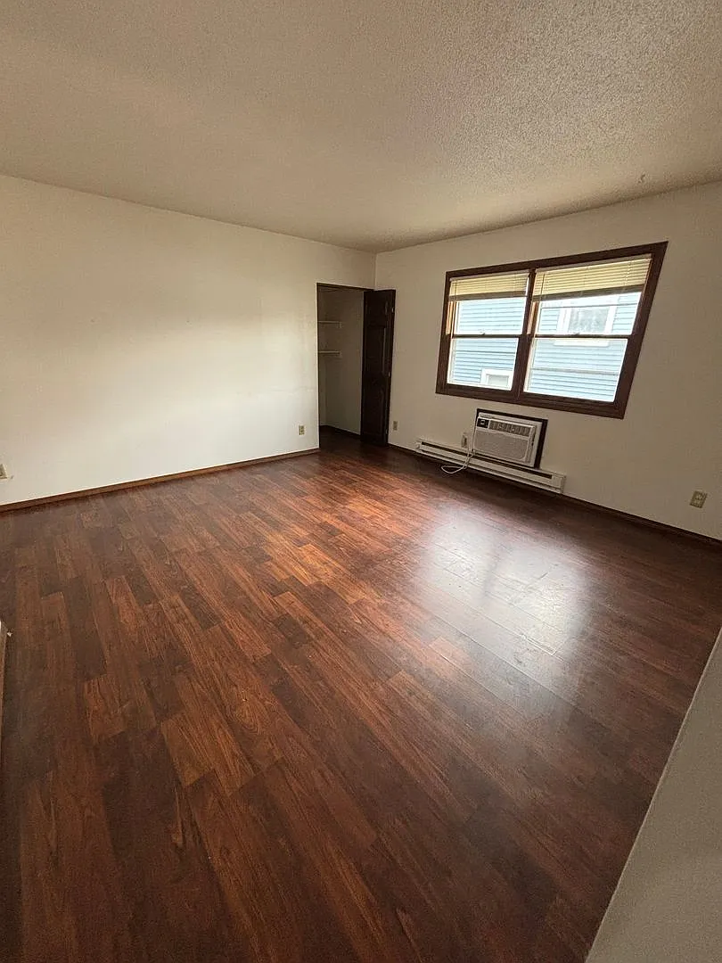 1122 7th St S- 4 Unit — Photo 4