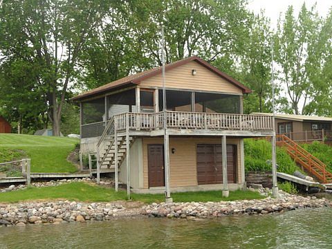 boat house--- 2 levels