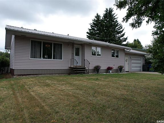 2nd image of 307 Centennial AVENUE