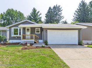 3017 Scarborough Rd, Lansing, MI 48910