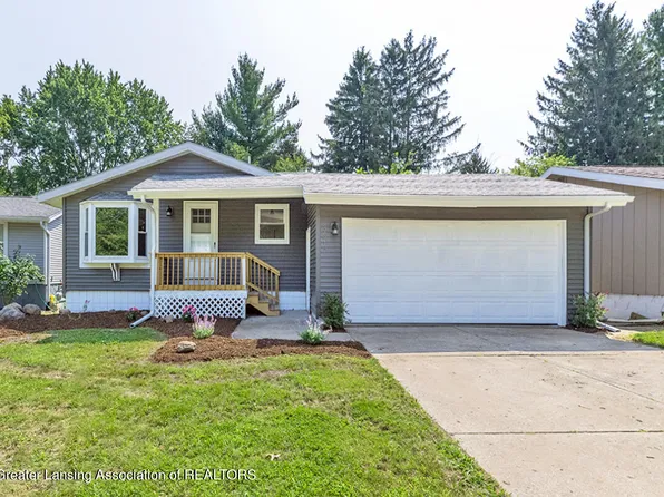 3017 Scarborough Rd, Lansing, MI 48910