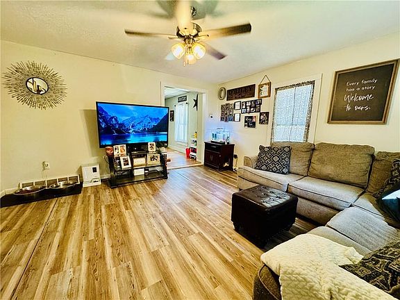 2nd image of 310 College St