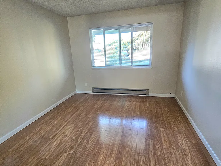 4217 McKellar Ln — Photo 8