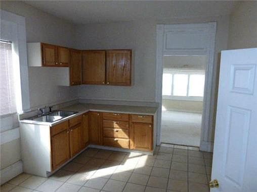 5th image of 3306 Woodland Ave