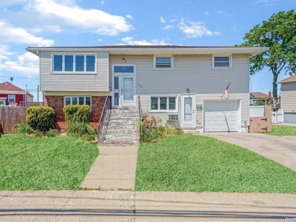 124 Nassau Lane, Island Park, NY 11558