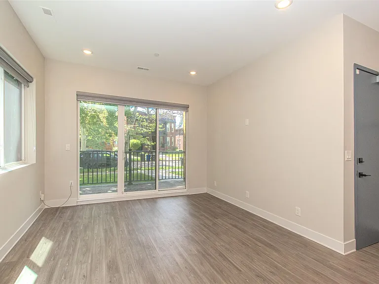 4530 Commonwealth St #1 — Photo 22